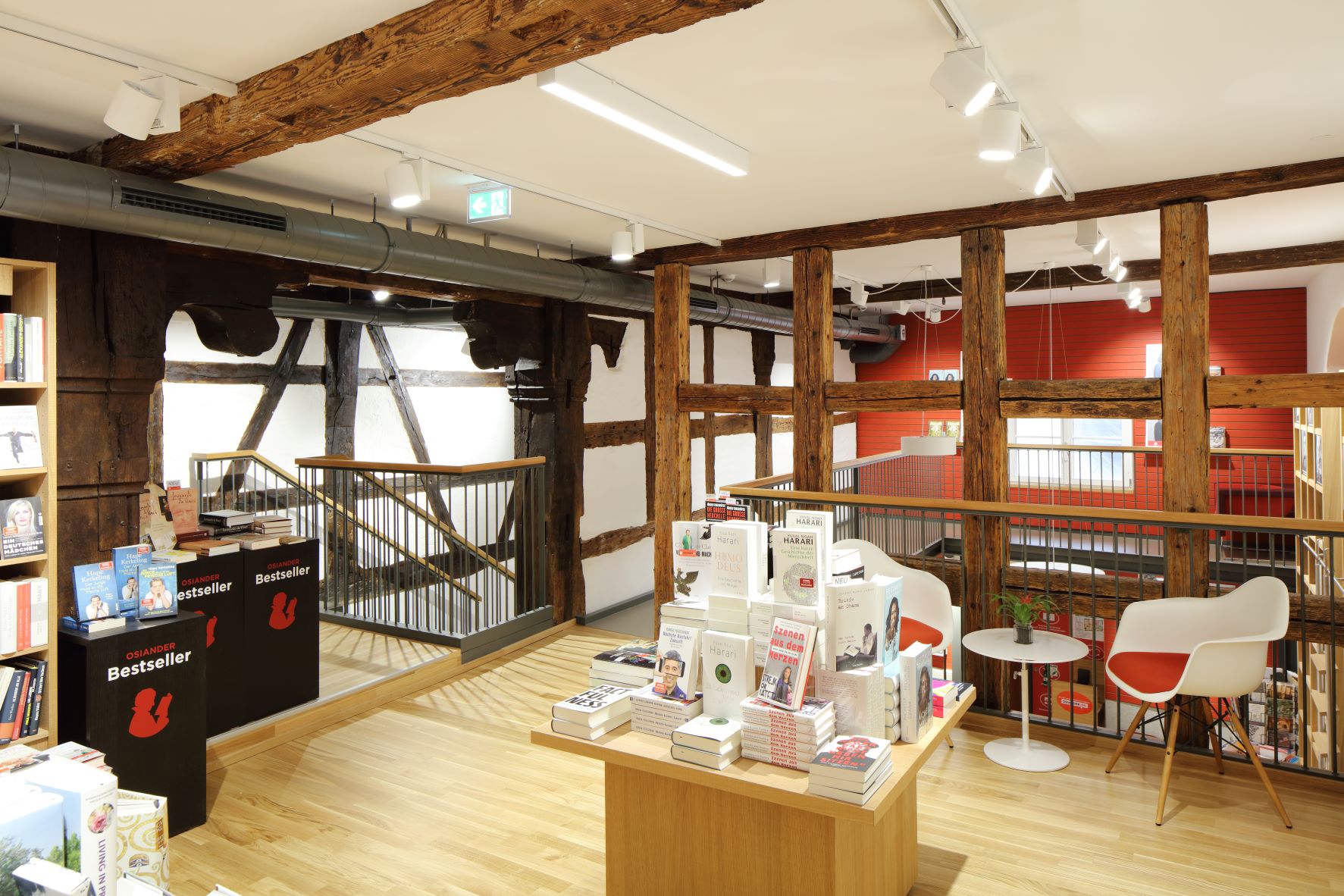 Galerie und Treppe